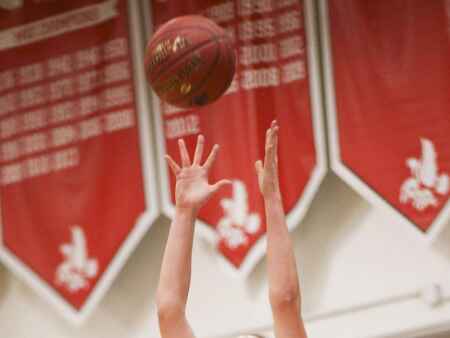 Friday's high school basketball roundup: City High teams pick up big wins over Cedar Falls