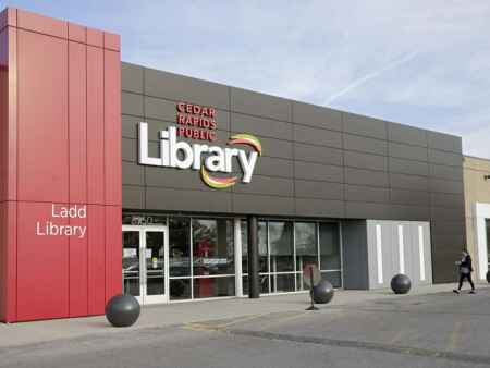 Cedar Rapids Public Library adds to laptop lending program
