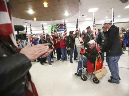 Help welcome back Eastern Iowa Honor Flight veterans Tuesday evening