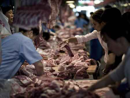 China cuts pork tariffs