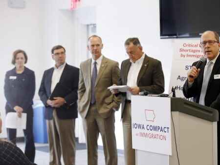 Iowa business leaders call for immigration reform