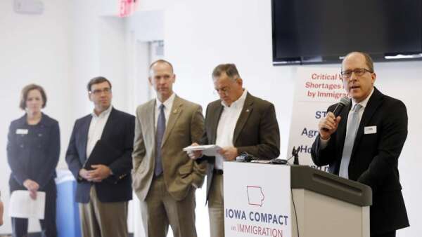 Iowa business leaders call for immigration reform
