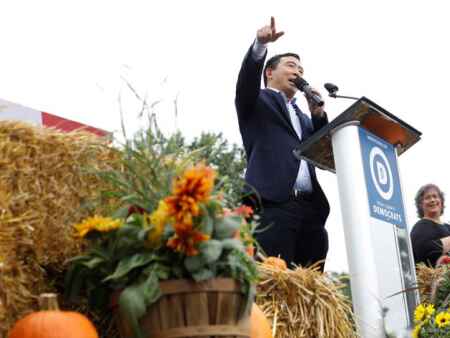 Fact Checker: Math doesn’t quite add up for Andrew Yang’s Amazon.com Iowa claim