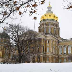Iowa bill capping commercial vehicle lawsuits advances