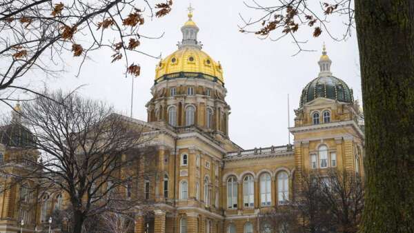 Iowa bill capping commercial vehicle lawsuits advances