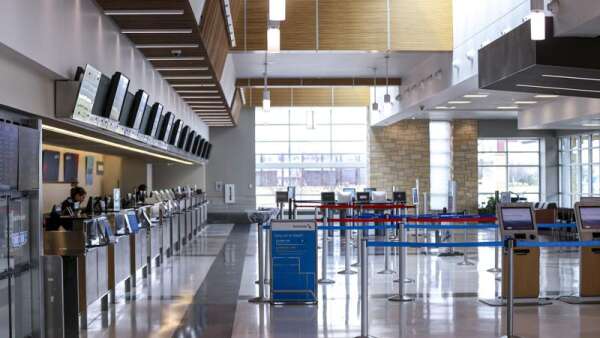 Mandatory health screenings proposed for Eastern Iowa Airport