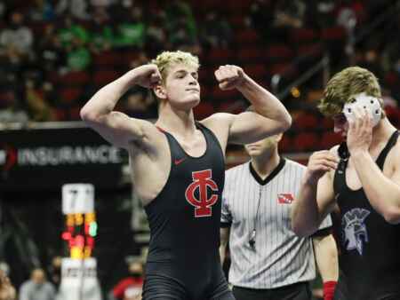 Hawkeye wrestling and football commit Ben Kueter captures World gold