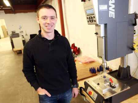 Repour wine saver, manufactured in Hiawatha, grows customer base