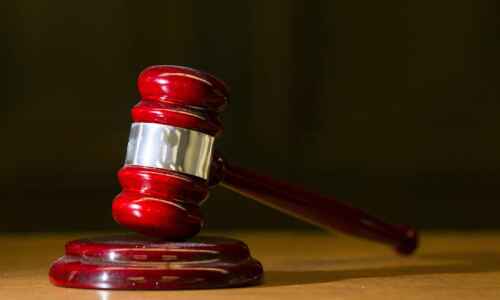 Hiawatha man pleads guilty to insurance fraud