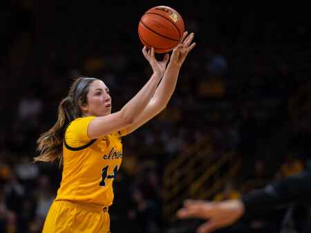 Hawkeyes gunning for 2-game, 3-day sweep of Indiana