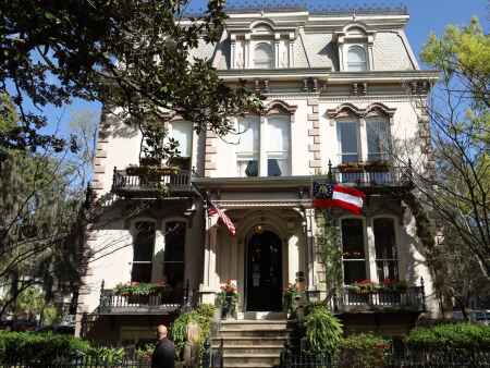 Savannah charms visitors with architecture, history and stories