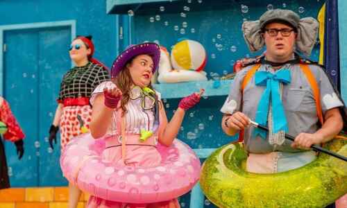 REVIEW: Elephant & Piggie on a lively romp at Brucemore