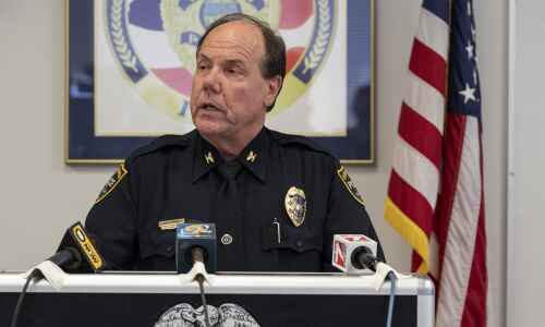 Cedar Rapids investigating whether police chief has aged out of position