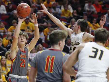 Winterset beats Marion in state basketball overtime thriller