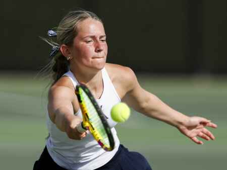 Accomplished senior Avery Link welcomes lineup change in final Xavier tennis season