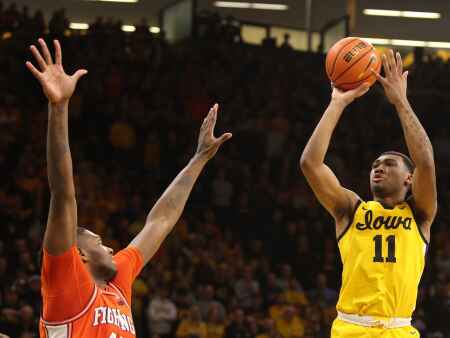 Tony Perkins cooked, and Hawkeyes savored win over Illinois