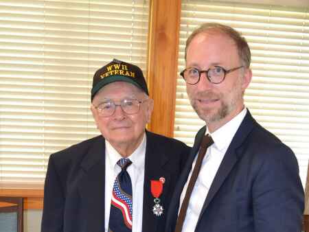 Washington’s Marion Turnipseed receives French medal for WWII service