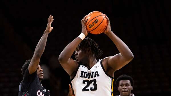 Sharing, protecting ball have been Hawkeye hoopers’ strong suits