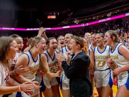 Benton breaks through with its first state-tournament win