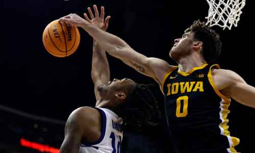Once Hawkeyes started rolling, they cruised to 83-67 win at Seton Hall