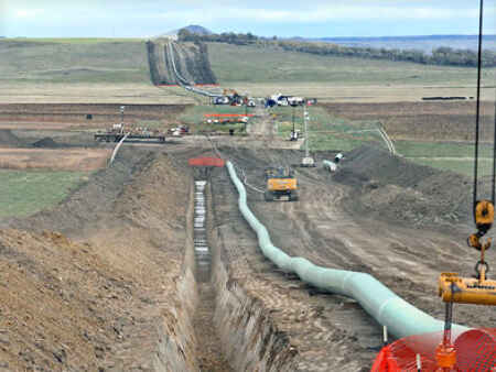 Judge orders delay amid debate over Dakota Access pipeline