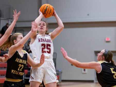 Coe women’s basketball pushing for conference tournament berth