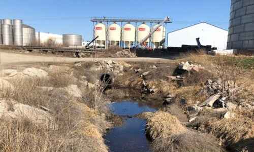 Iowans ask for formal probe, higher fines for fertilizer spill that killed 750K fish