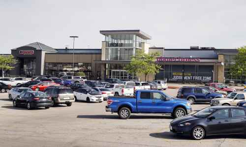 City leaders, tenants optimistic about sale of Lindale Mall