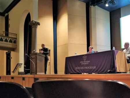 Electoral College debate at IW encourages critical thoughts