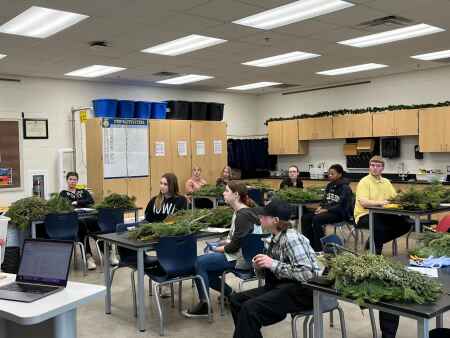 Clear Creek Amana kids make ‘porch pots’ for the holidays