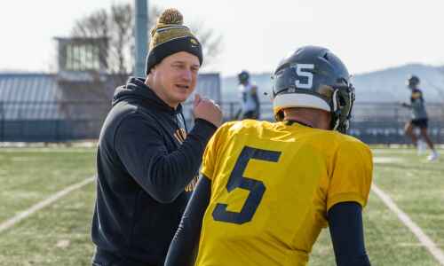 Joe Labas, others benefit from Iowa’s pre-bowl practices