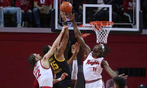 Late foul call and offensive futility doom Hawkeyes at Rutgers