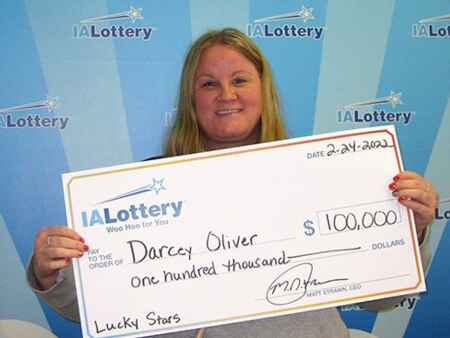 New London woman wins Lottery