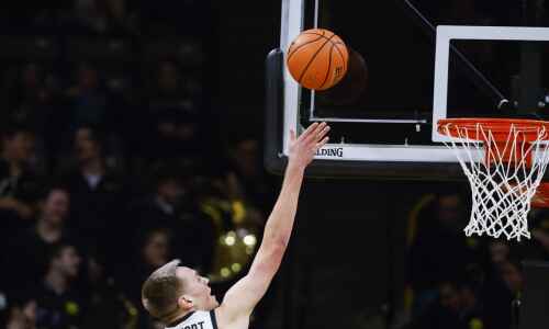 Hawkeye men try to extend win streak to 5 games at Ohio State