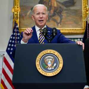 170,000 Iowans up for student debt aid if Biden plan revived