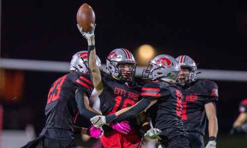 Iowa City High is for real: Little Hawks topple Dowling