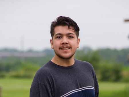 City High grad receives scholarship from manufactured home developer