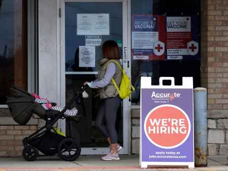 Iowa sees continuing, initial jobless claims climb