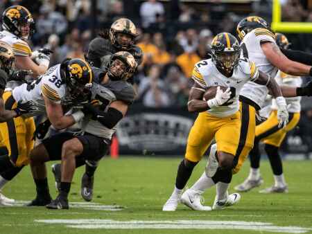 Iowa offense now complements its defense rather than insults it