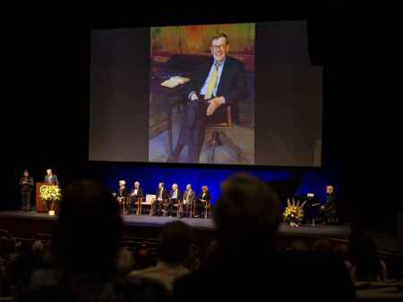 Hundreds gather to honor former UI president Willard ‘Sandy’ Boyd