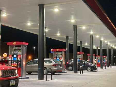 Iowa fuel stations want more money for E15 requirement