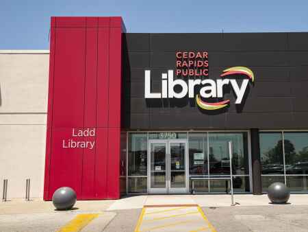 Government Notes: How to comment on new west-side library in C.R.