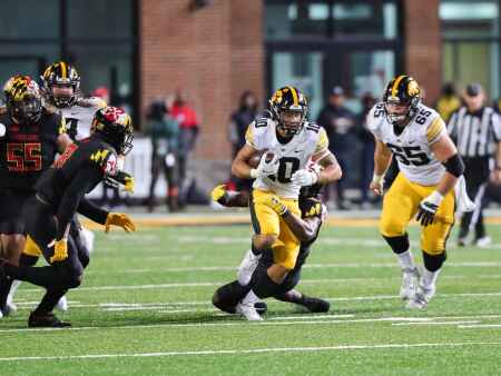 Arland Bruce becomes next true freshman to shine for Hawkeyes