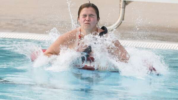 2 Cedar Rapids pools host preseason swims to ‘beat the heat’
