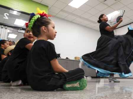 C.R. ballet folklorico group to showcase culture in Cinco de Mayo performance