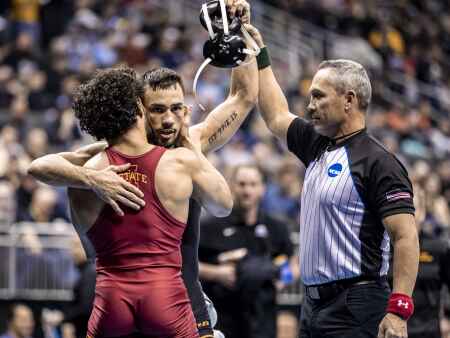 5 NCAA Wrestling Championships takeaways through placing rounds