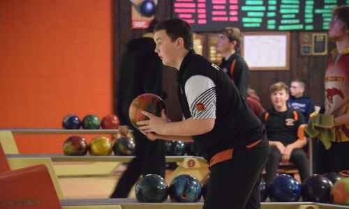 Trojan, Demon bowling compete in triangular