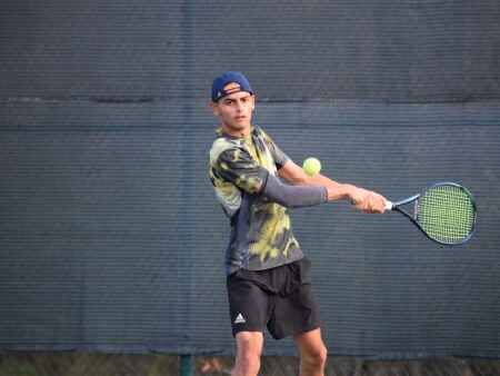 Maharishi tennis nearly sweeps Davis County