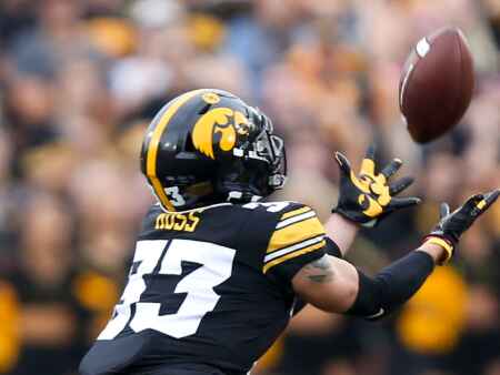 Iowa’s Linderbaum, Moss earn first-team all-Big Ten honors from AP