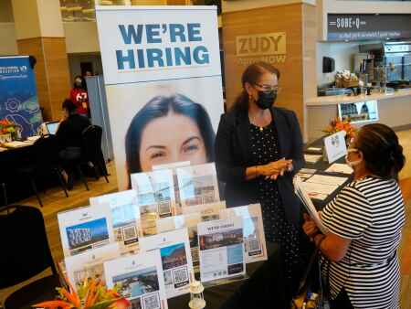 U.S. jobless claims rise